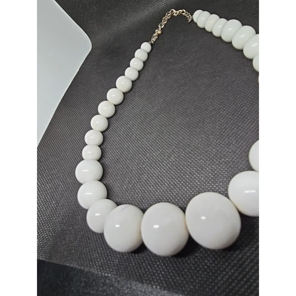 Lot Of 7 Vtg Charming Charlie And Others‎ white elegant necklaces & 1 bracelet